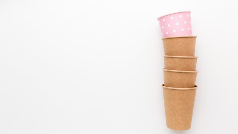 10 ideias criativas de decoração com bandejas de papelão para festas